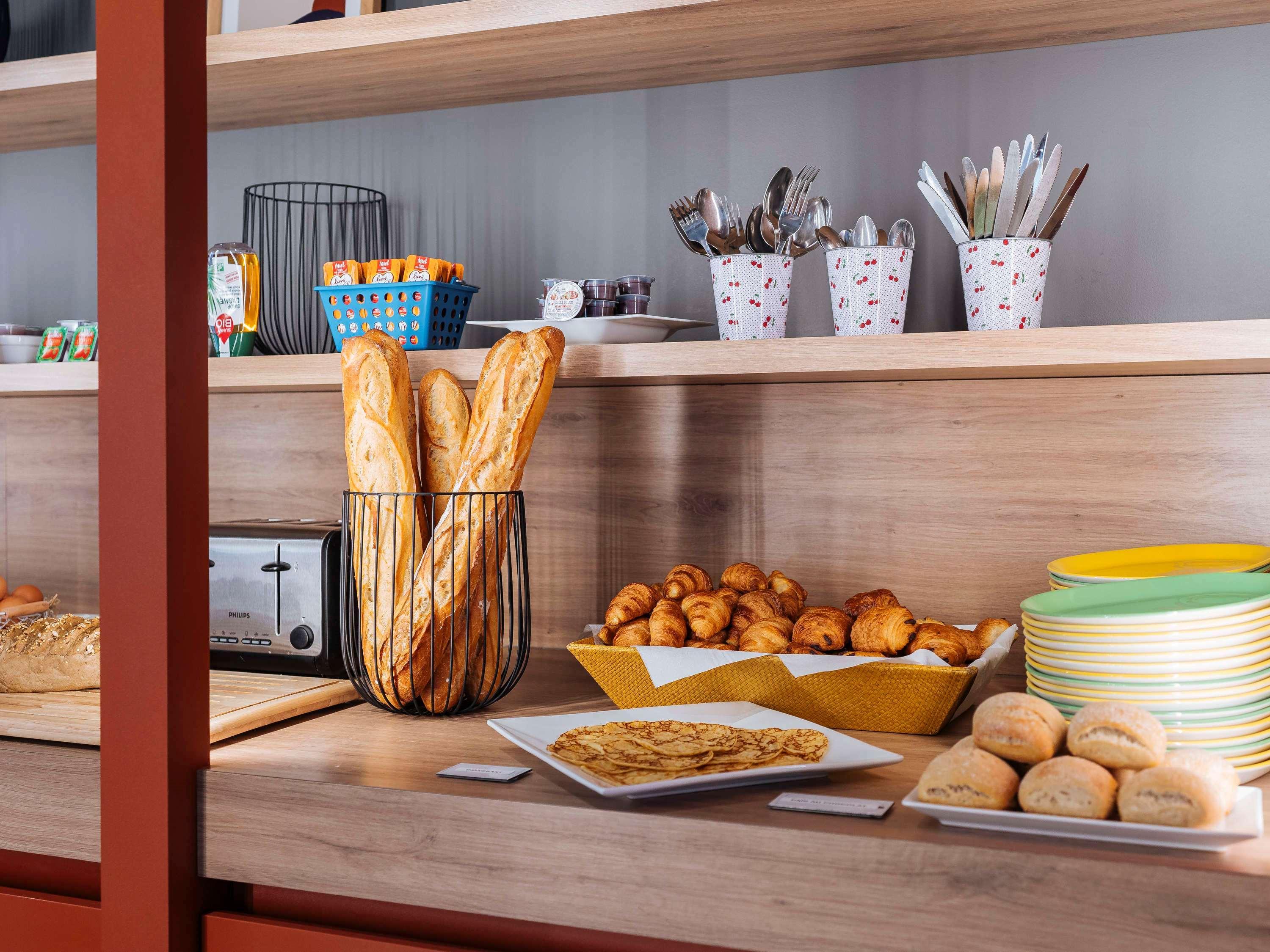 Ibis Styles Le Mans Gare Sud Hotel Buitenkant foto