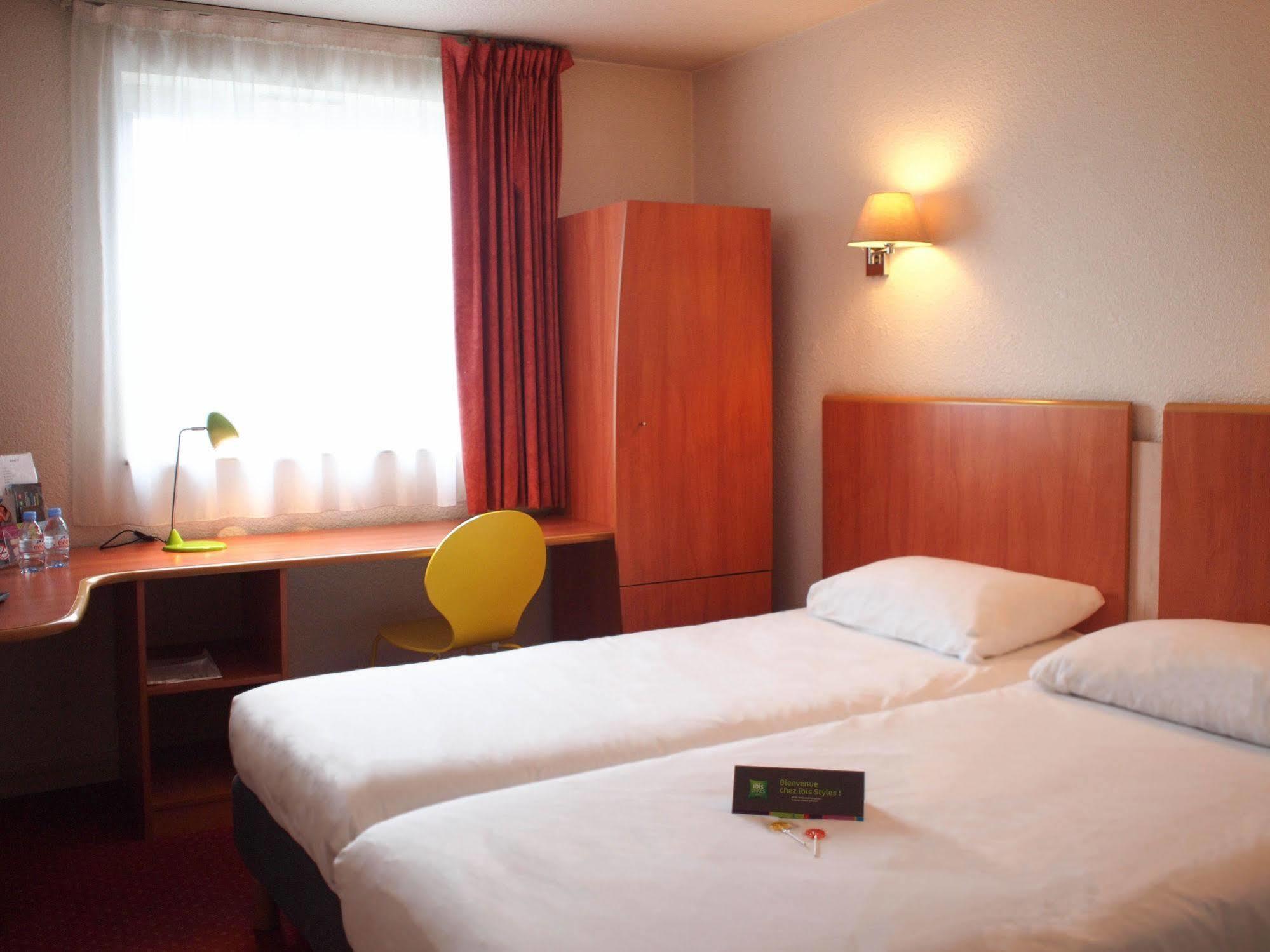 Ibis Styles Le Mans Gare Sud Hotel Buitenkant foto